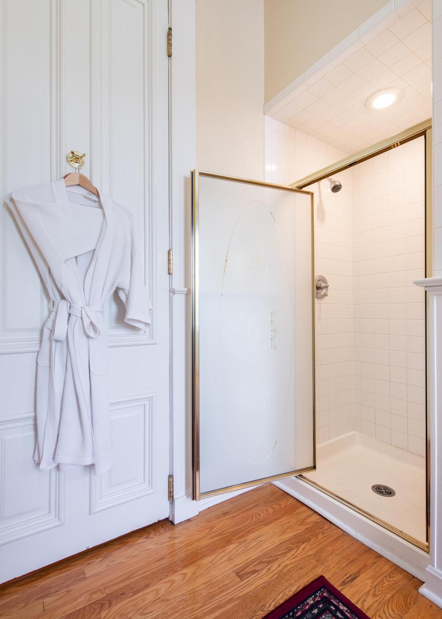 Dupont Mansion Bed & Breakfast ルイスビル 部屋 写真