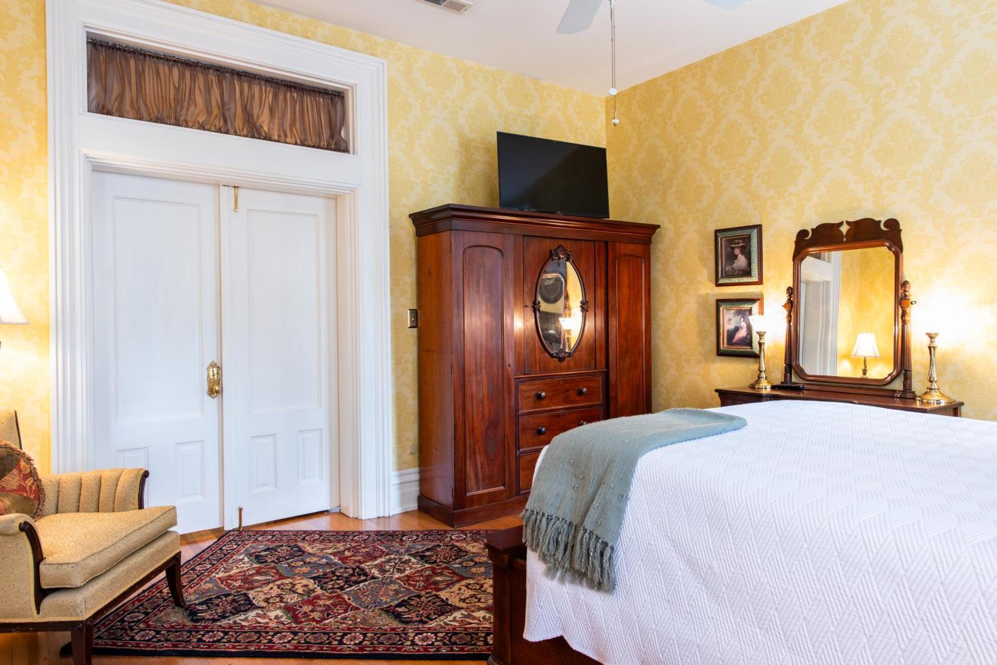 Dupont Mansion Bed & Breakfast ルイスビル 部屋 写真