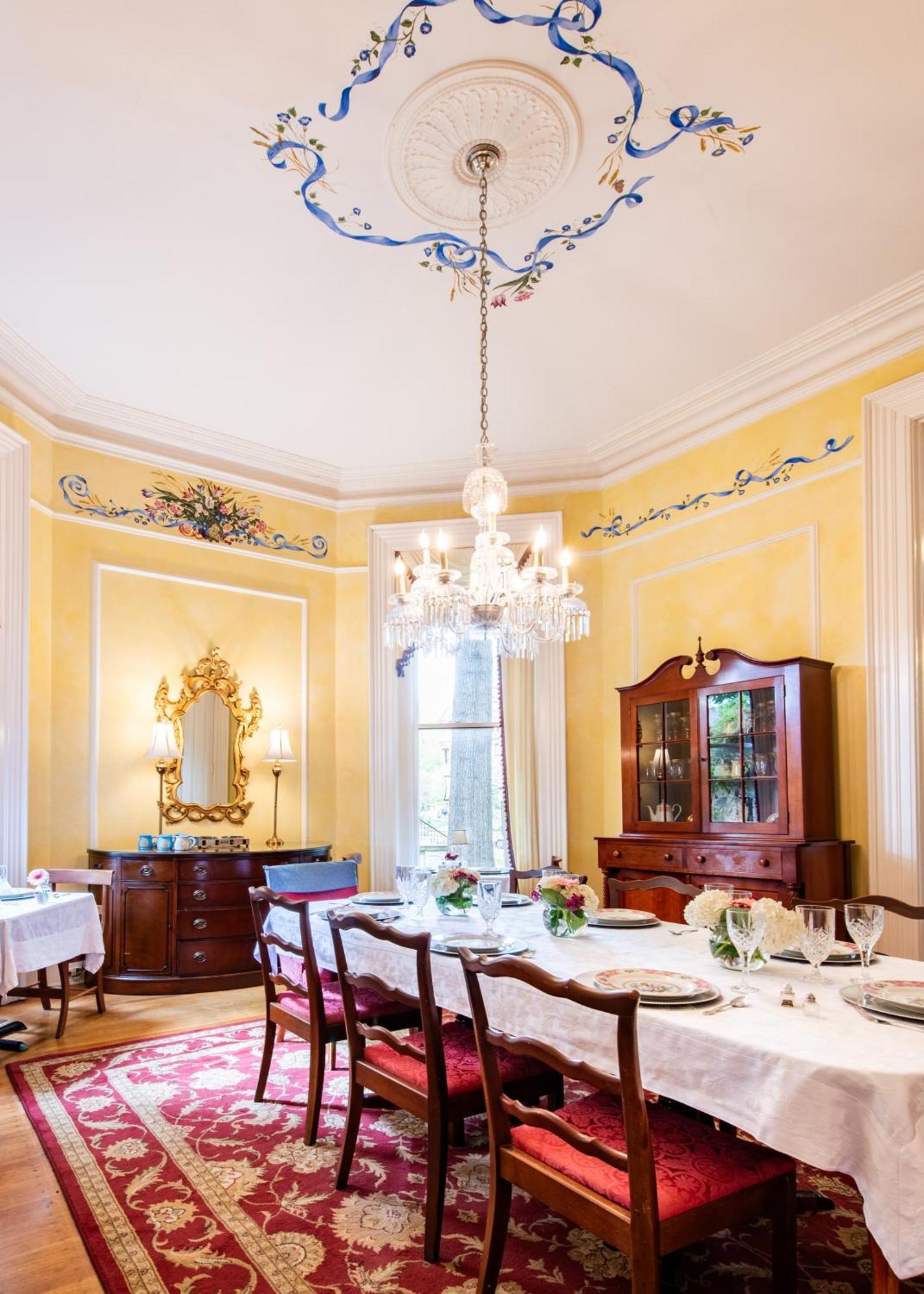 Dupont Mansion Bed & Breakfast ルイスビル エクステリア 写真