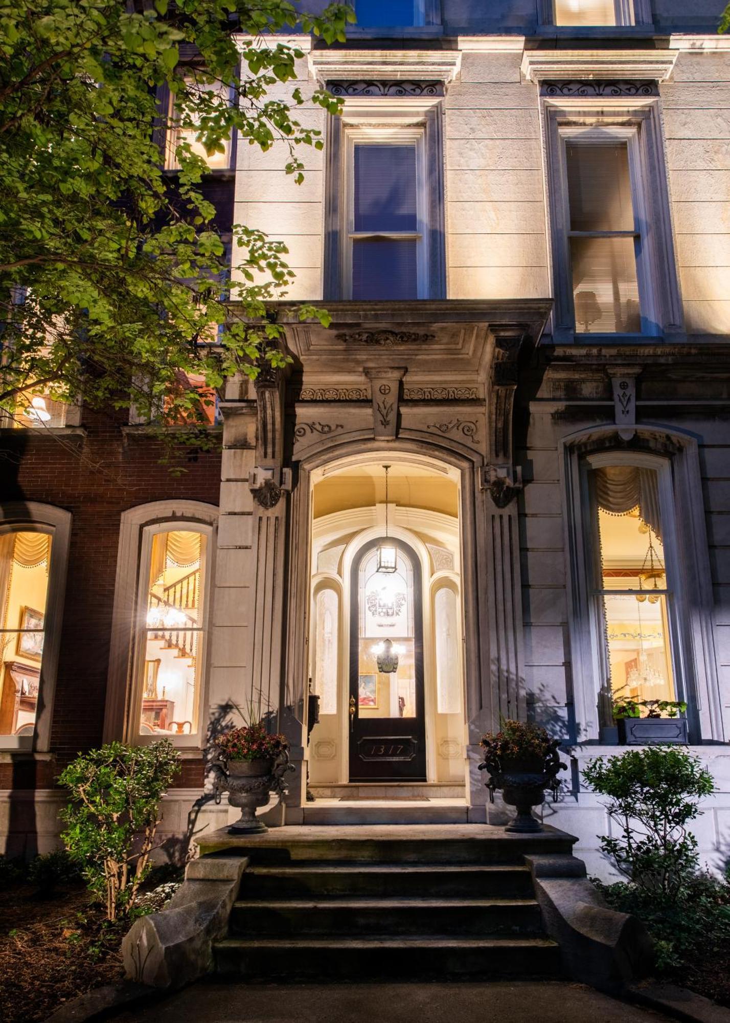 Dupont Mansion Bed & Breakfast ルイスビル エクステリア 写真