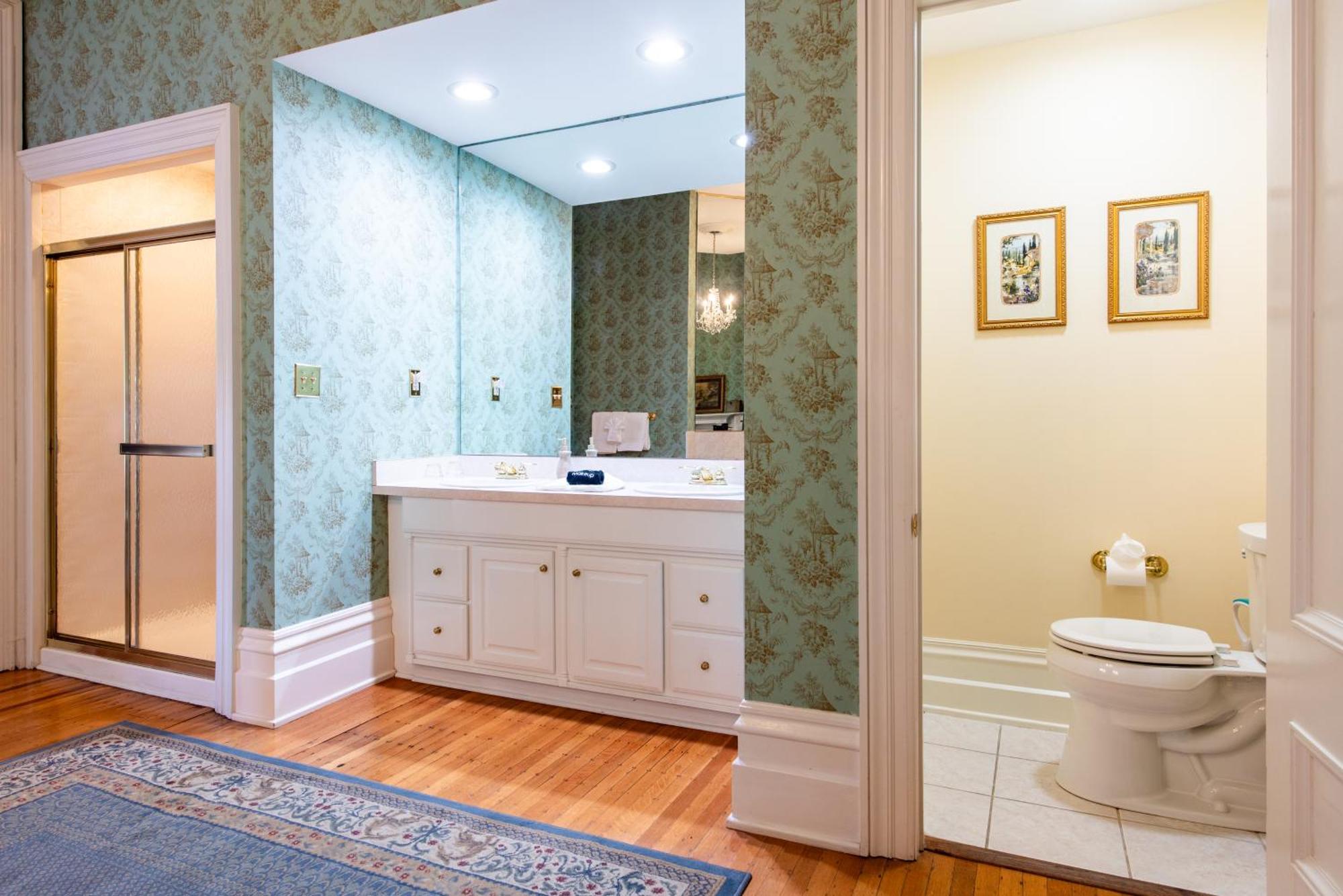 Dupont Mansion Bed & Breakfast ルイスビル 部屋 写真