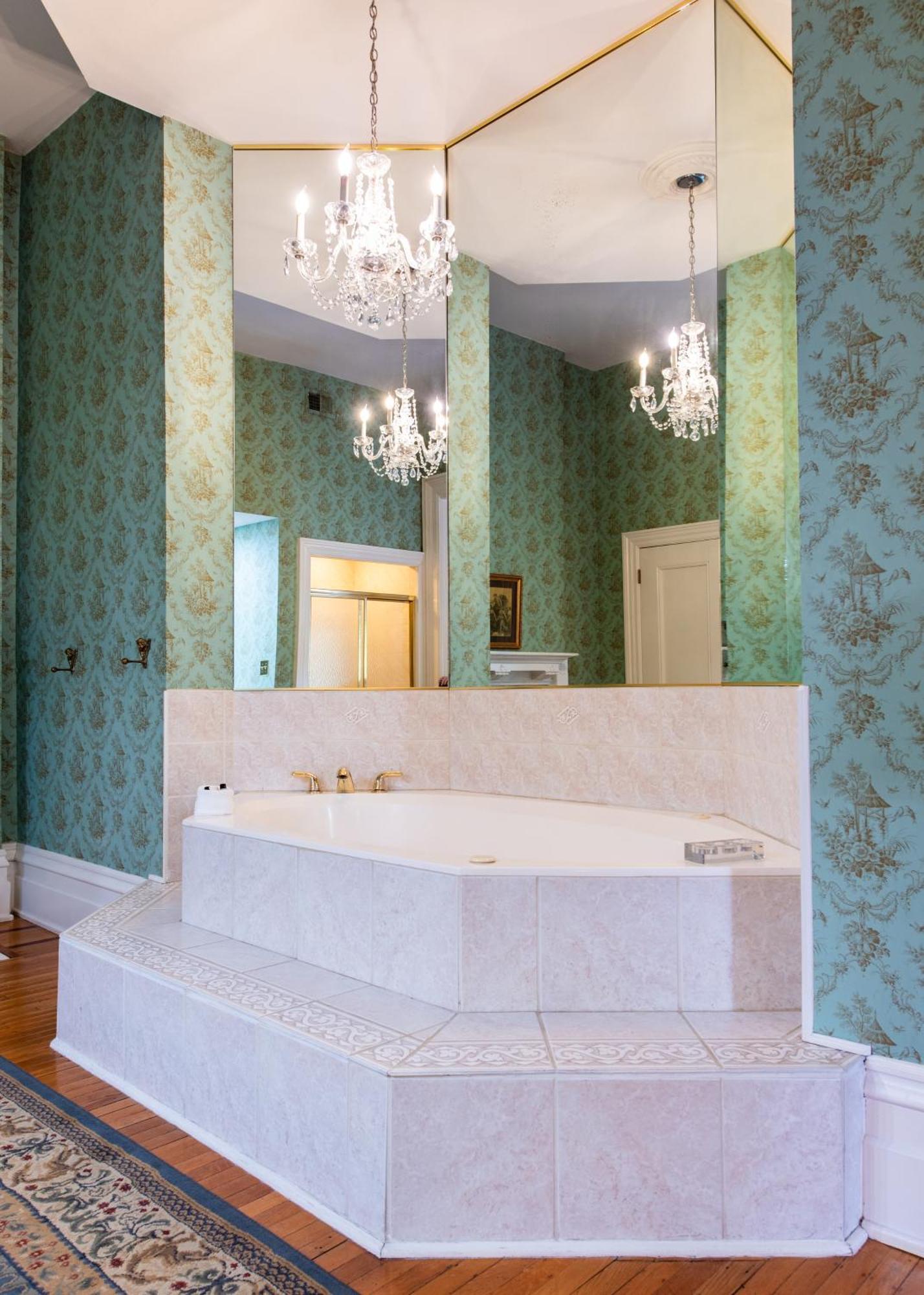 Dupont Mansion Bed & Breakfast ルイスビル 部屋 写真