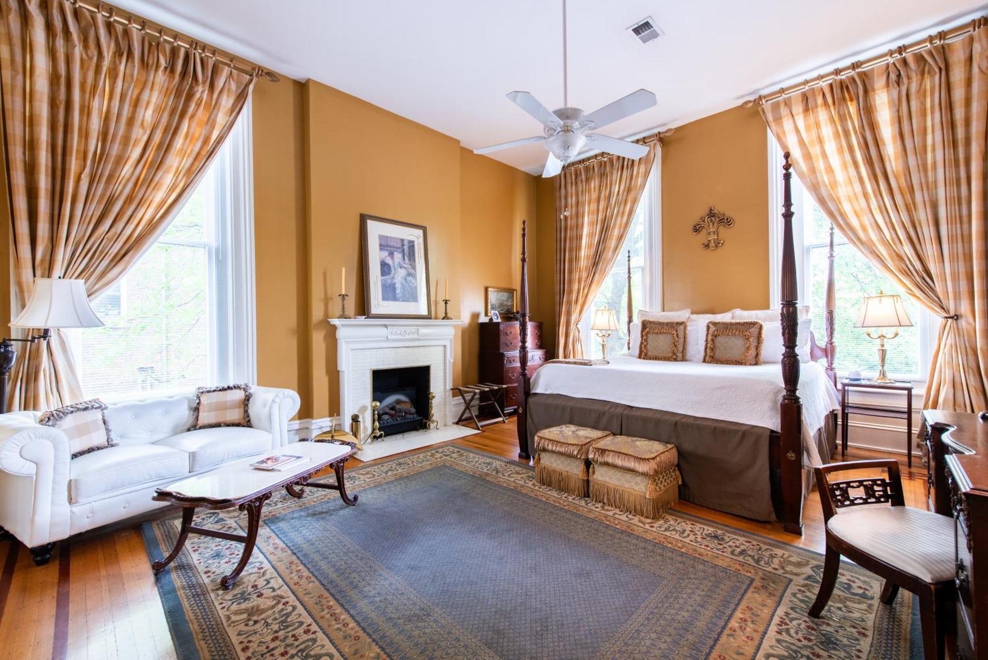 Dupont Mansion Bed & Breakfast ルイスビル 部屋 写真